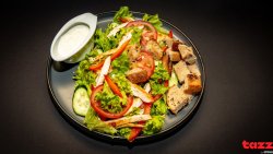 Salată cu piept de pui grill (Salad with grilled chicken breast)  image