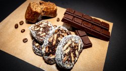 Tort de biscuiți vegan image
