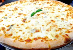 Pizza quattro formaggi 45 cm image
