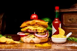 Burger Guacamole Madness + Cartofi Prajiti image