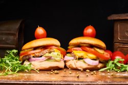 Burger Twin Fry Chicken + Cartofi Prajiti image