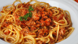 Spaghette cu ton și pomodoro image