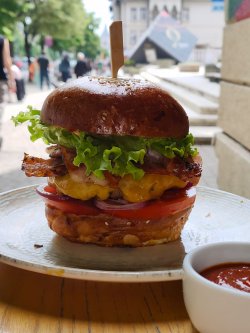 20% reducere: The Uncle Sam Burger Combo + cartofi pai + coca cola dz image