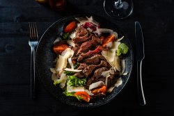 Salată cu mușchi de vită image