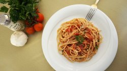 Spaghetti cu sos roșu image
