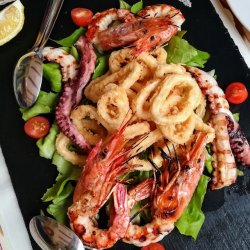 Fritto misto - Fried calamari and shrimps image