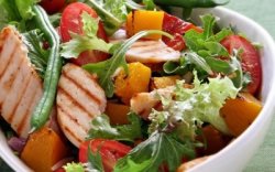 Salată din piept de pui image