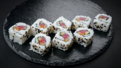 Spicy Tuna Takuan Roll (8 pcs) image