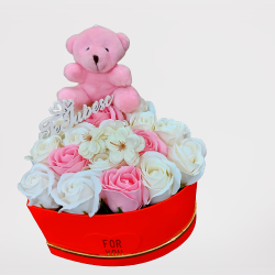 Cod 011 Cutie inima mica rosie For You cu 17 trandafiri sapun alb cu roz, floare cires, ursulet de plus roz si mesaj