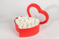 Cutie Just for You mica (21cm) + 27 trandafiri albi