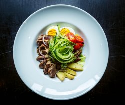 Salată de caracatiță cu spaghete de dovlecel image