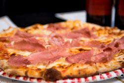 Pizza Prosciutto Crudo image