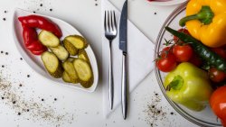 Salată de castraveți murați image