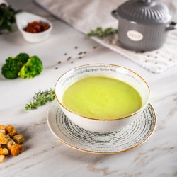 Supa crema de broccoli cu fulgi de migdale 350g image