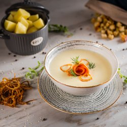 Supă cremă de cartofi cu somon fume și ceapă lioneză 350g image