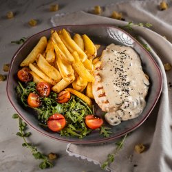Pui mediteranian cu cartofi cajun / Mediteranean chicken with cajun potatoes image
