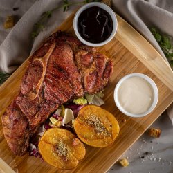 Steak de porc cu sos barbeque si cartofi rozmarin image