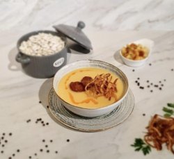 Supă cremă de fasole cu cârnat și ceapă crocantă 350g image