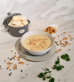 Supă cremă de țelină cu alune de pădure prăjite 350g image