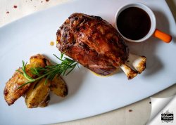 Stinco de porc in sos BBQ image