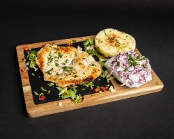 Piept de pui cu piure și salată coleslaw image