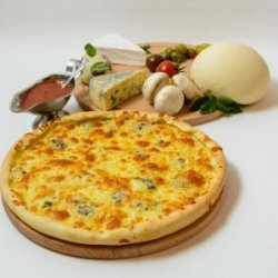Pizza Quattro Formaggi 32 cm image