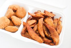 Vegan nuggets & cartofi prăjiți image