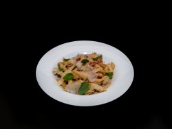 Penne cu pui și ciuperci image