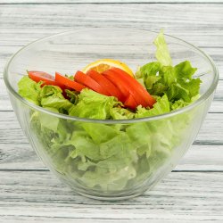 Salată verde cu lămâie image