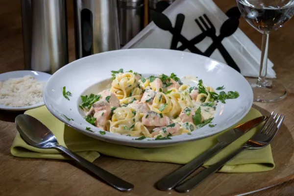 Tagliatelle cu somon image