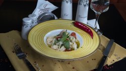 Creveți aglio olio peperoncino image