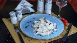 Muschi porc cu sos de smântână și ciuperci image