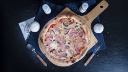 Pizza Prosciutto e funghi  image