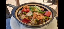 Pui în sos chinezesc în vas de lut image