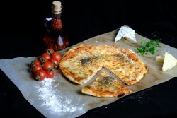 Pizza Quattro formagi 40 cm image