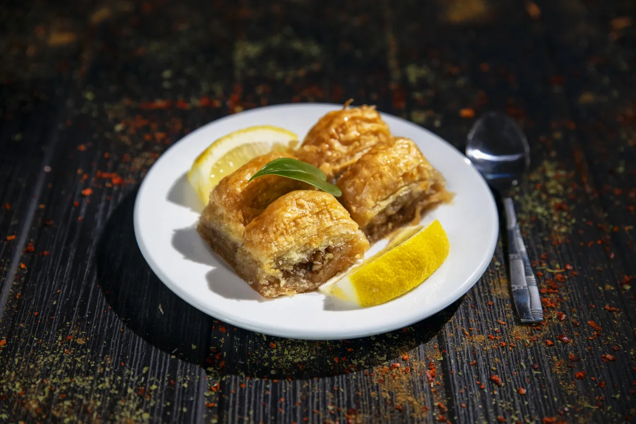 Baklava cu nucă image