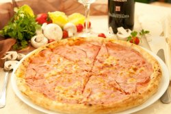 Prosciutto (Thalia) + o băutură GRATUIT image