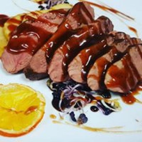 Piept de rață cu mere caramelizate image