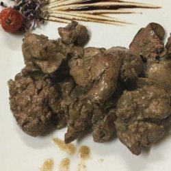 Tigaie cu ficăței de pui cu ceapă image