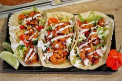 Tacos cu creveți la grill image