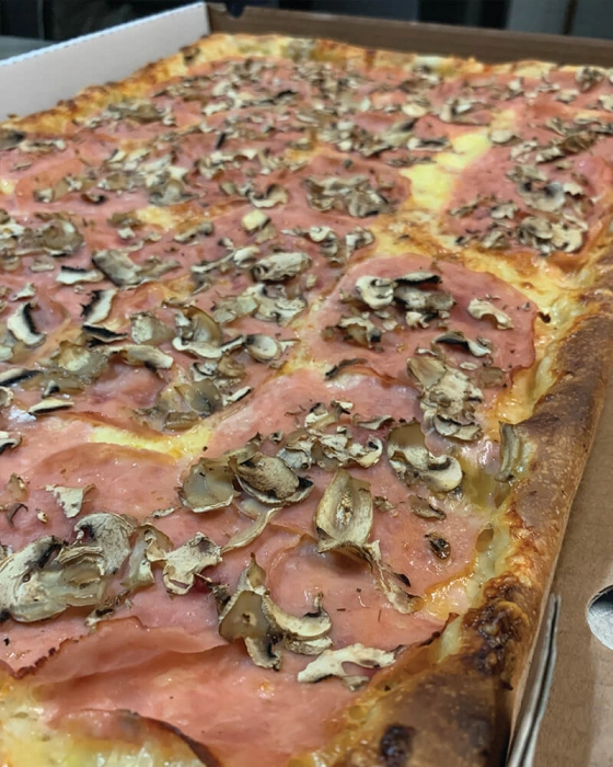 Pizza Family - Prosciutto Funghi image