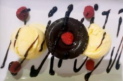 Lava cake cu înghețată image