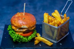 Gurmand Burger cu cartofi image