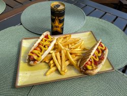 Combo Hot dog + cartofi prajiti + Energizant RockStar image