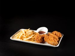Chicken wings & chips  image