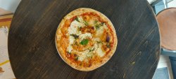 Pizza Regina image