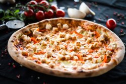 Pizza con Pollo image