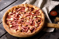 Pizza Quattro Carni image