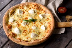 Pizza Cinque Formaggi image