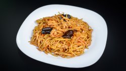 Spaghete cu pui și legume﻿ image